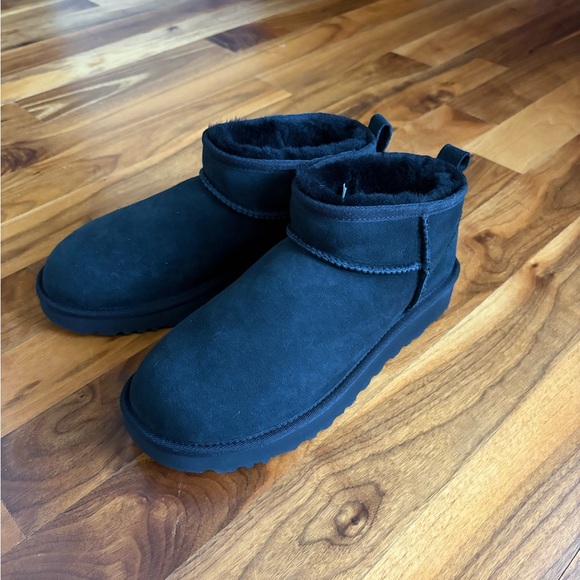UGG Classic Ultra Mini, Size 9, NEW - Picture 4 of 16